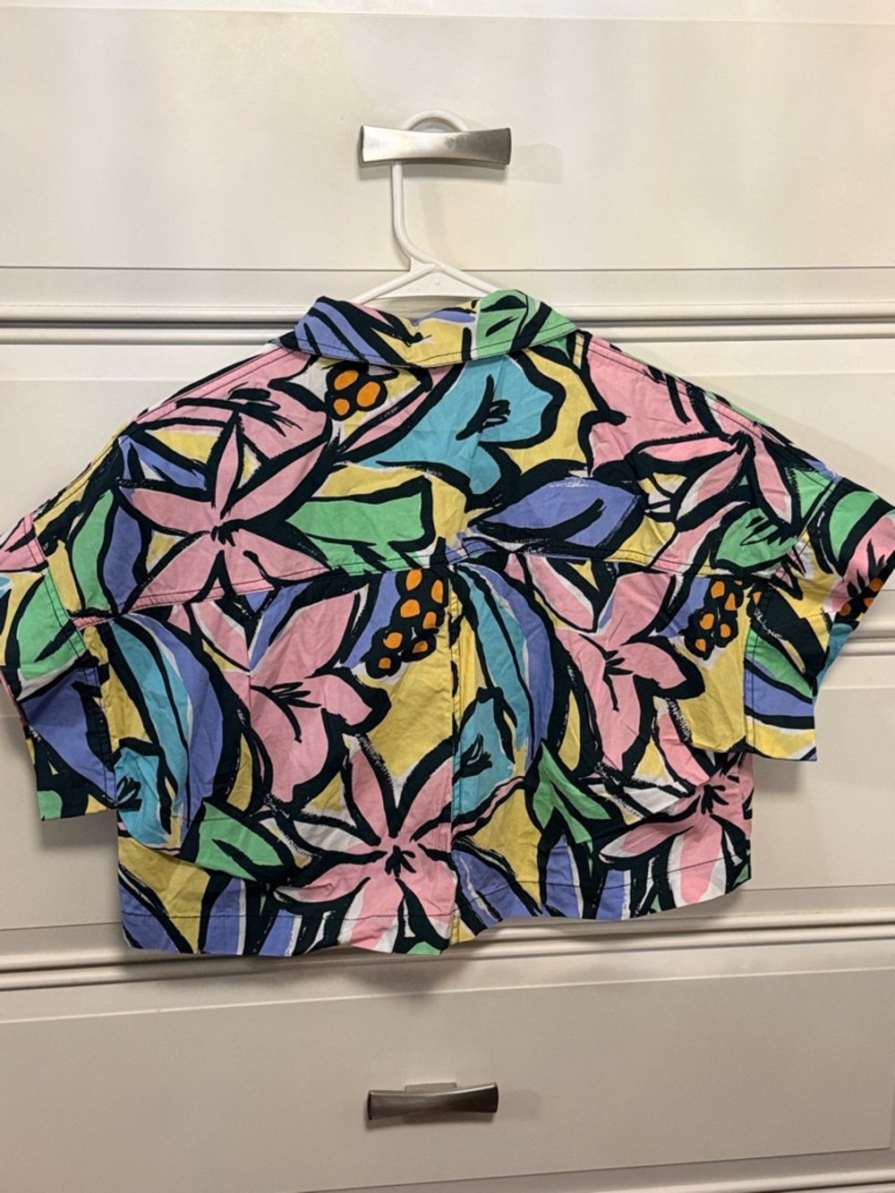 Zara Multicolor Floral Cropped Button-Up — Pink, Yellow, Blue, Green, Black - Picture 2 of 3